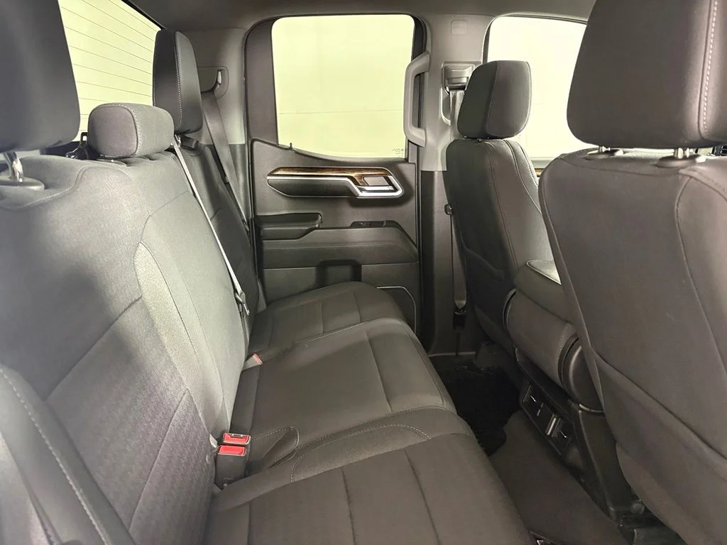 Used 2023 White GMC Elevation image 20