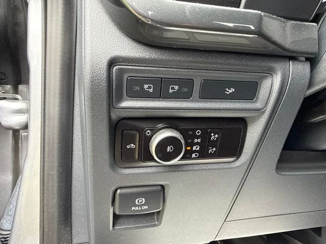 Used 2023 Silver Ford XLT image 31