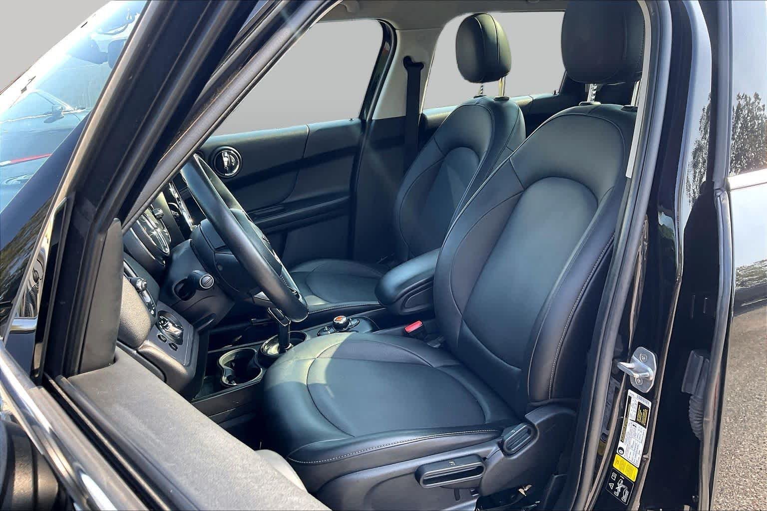 Used 2020 Midnight Black Metallic MINI Cooper image 7