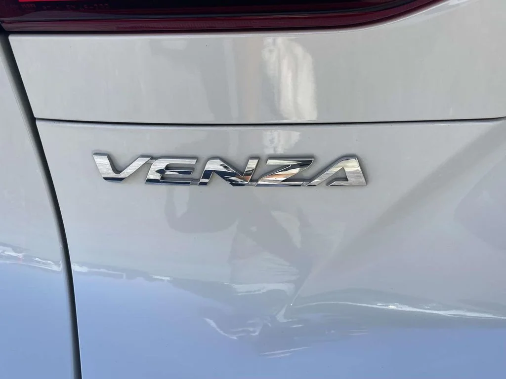 Used 2021 Blizzard Pearl Toyota Limited image 9
