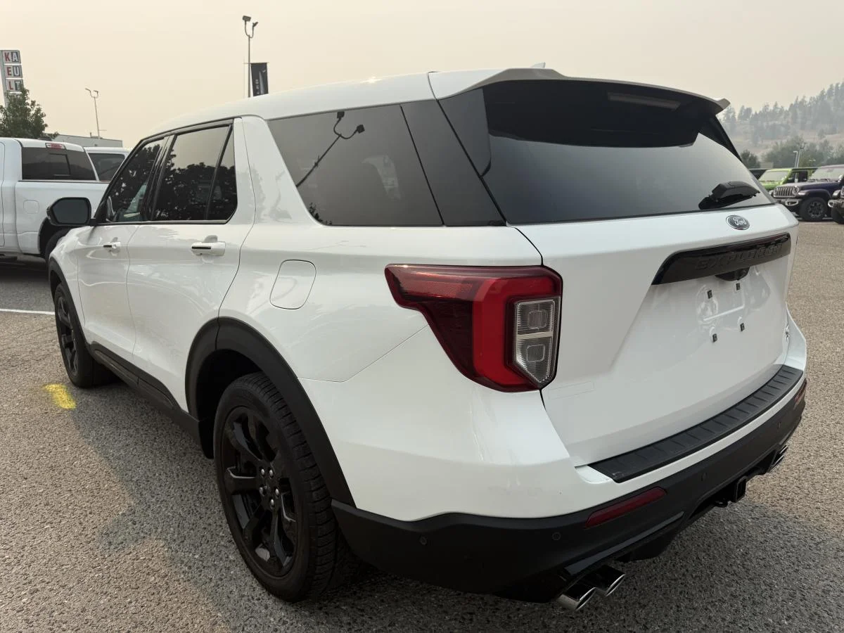Used 2021 White Ford St Awd image 4