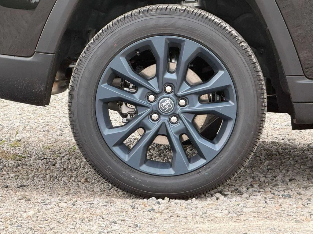 New 2026 Diamond Black Crystal Pearl-Coat Exterior Paint Jeep Limited image 8