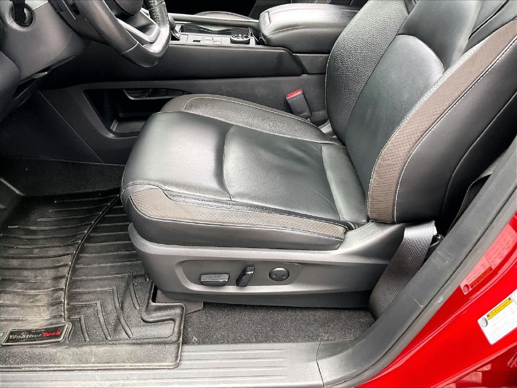 Used 2022 Scarlet Ember Tintcoat/Super Black Nissan SL image 34