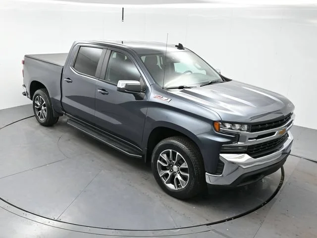 Used 2019 SHADOW GRAY METALLIC Chevrolet LT image 29