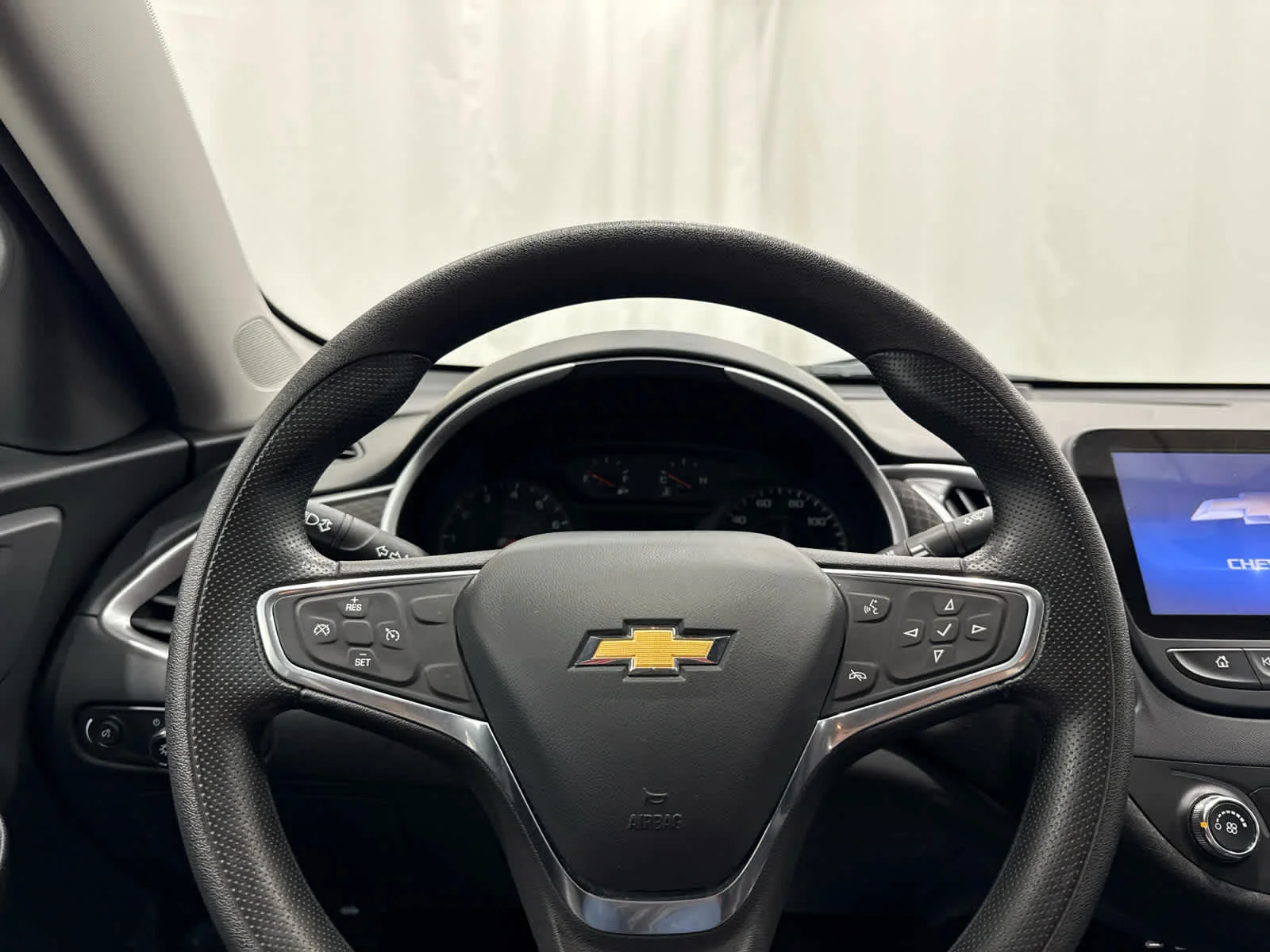 Used 2022 MINERAL GRAY METALLIC Chevrolet LS image 16
