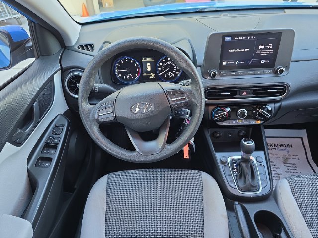 Used 2022 Blue Hyundai SE image 16