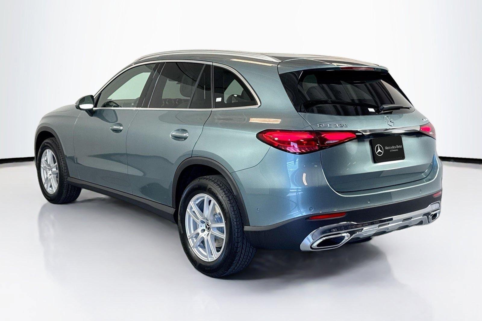 New 2026 Verde Silver Metallic Mercedes-Benz GLC 300 image 7
