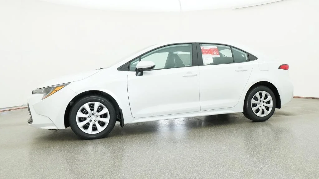 New 2026 Wind Chill Pearl Toyota LE image 4
