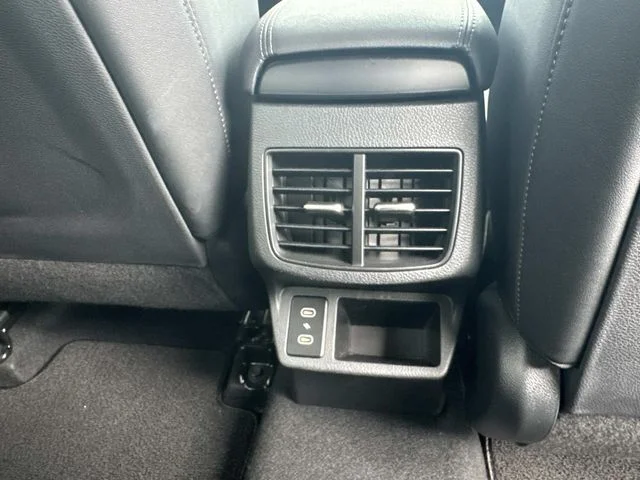 Used 2025 White Kia S image 18