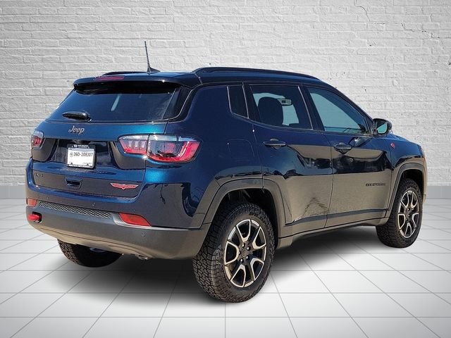 New 2026 Fathom Blue Pearl-Coat Exterior Paint Jeep Trailhawk image 4