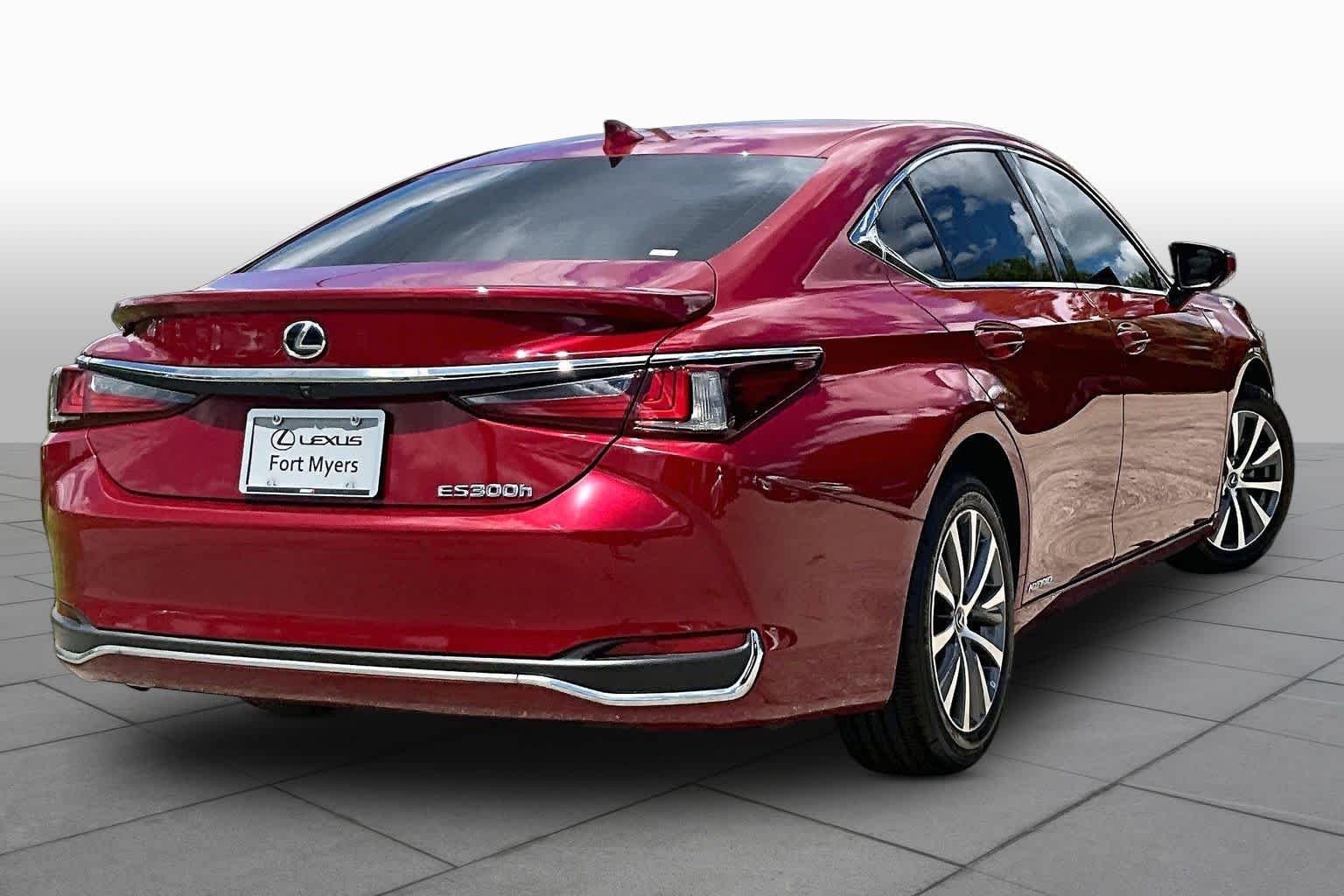 Used 2021 Matador Red Mica Lexus  image 13