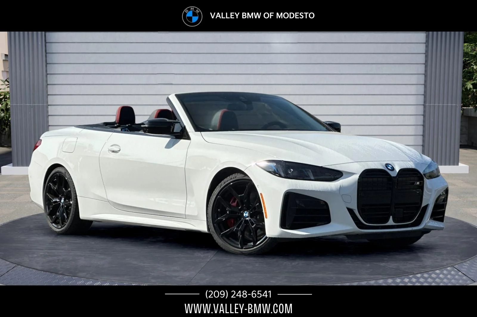 2026 BMW 4 Series M440i Convertible's photo