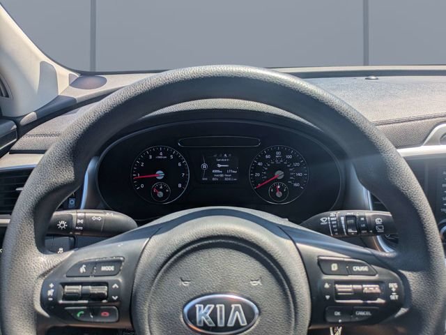 Used 2018 White Kia LX image 28