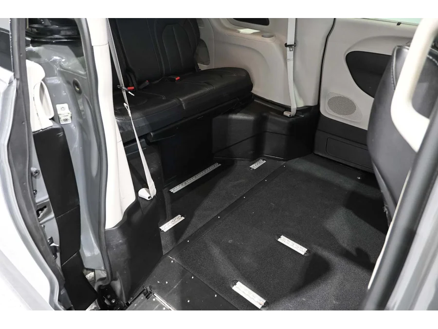 2022 Chrysler Pacifica Touring L - Photo 18