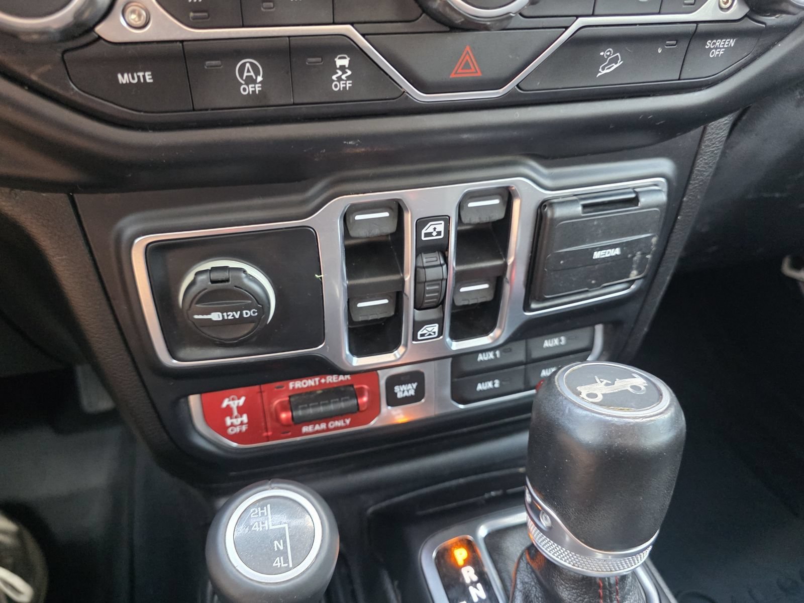 Used 2019 White Jeep Rubicon 4x4 image 16