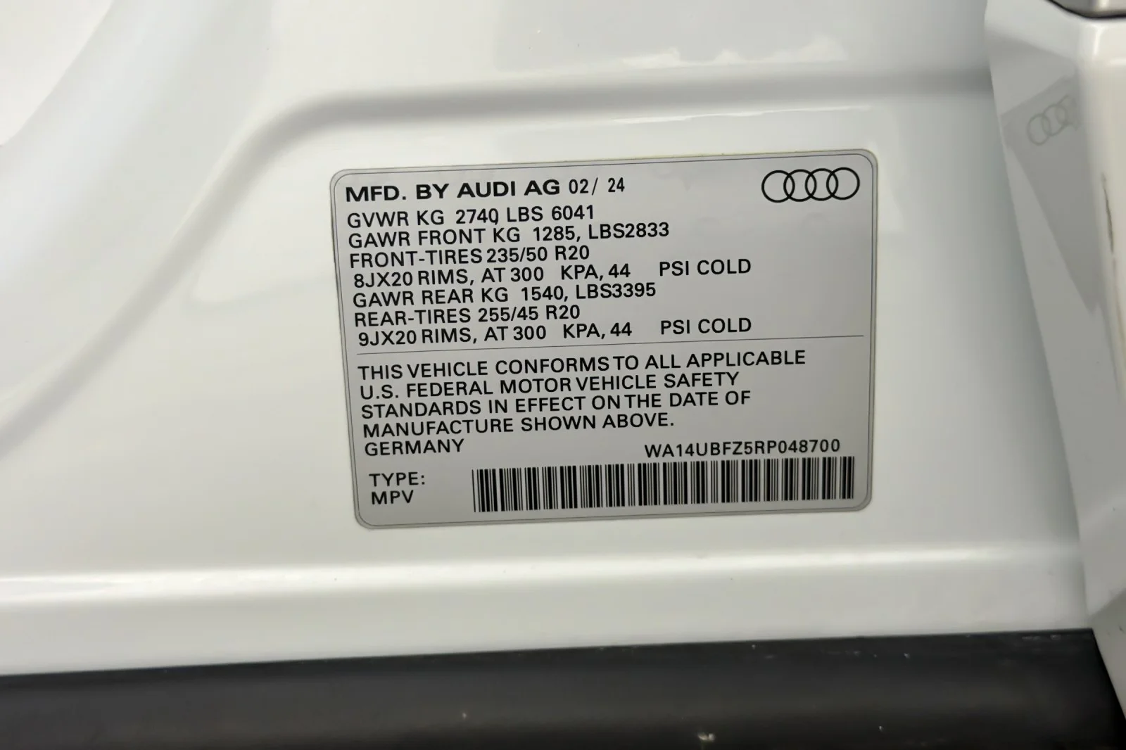 Used 2024 Glacier White Metallic Audi Prestige 55 quattro image 27