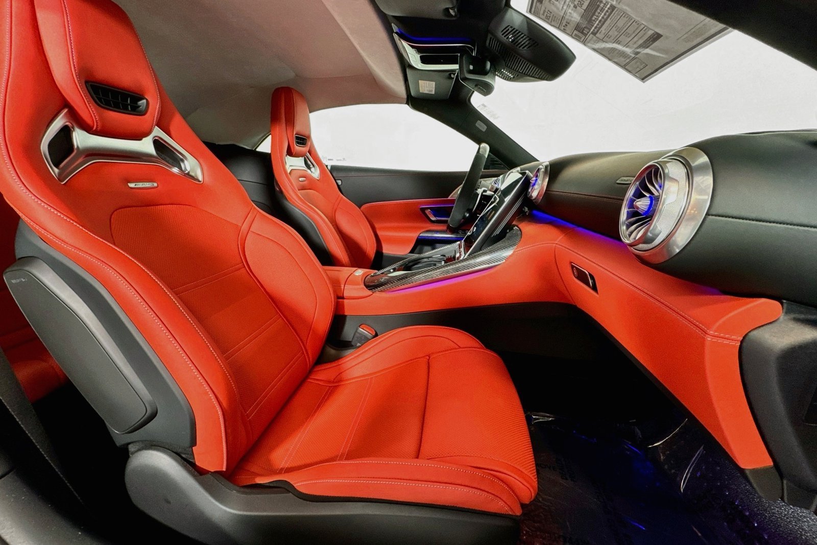 New 2026 MANUFAKTUR Night Black Magno Mercedes-Benz AMG® SL 63 S E Performance image 24