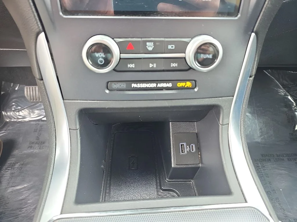 Used 2022 Black Ford Titanium image 18