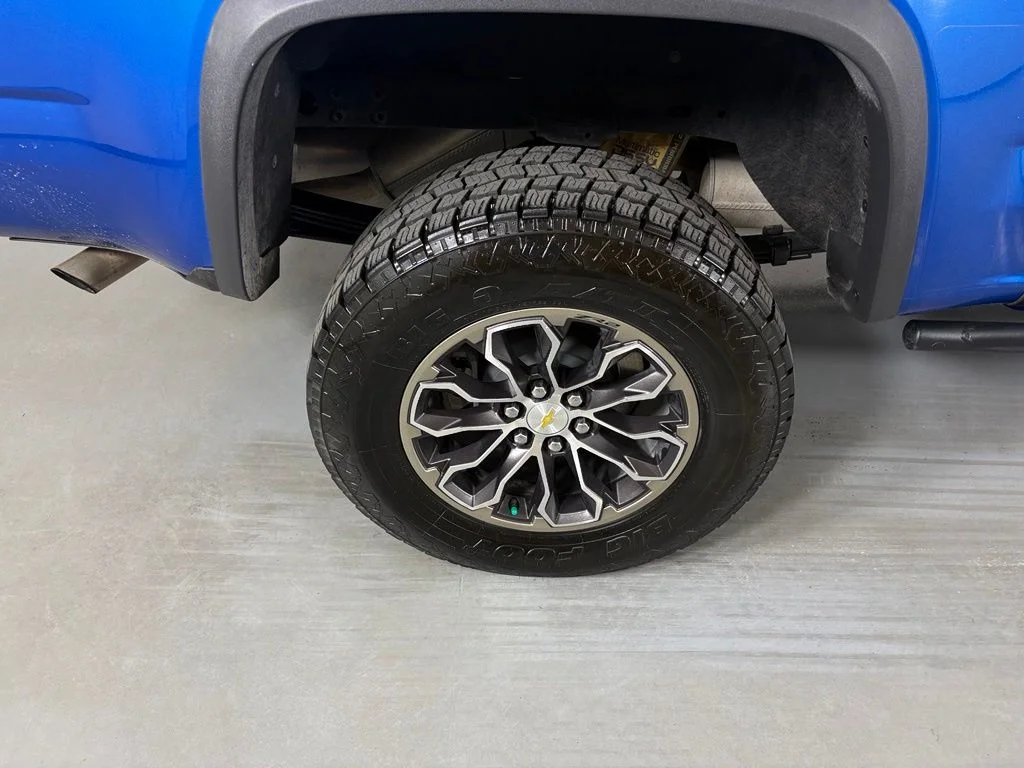 Used 2022 Blue Chevrolet ZR2 image 11