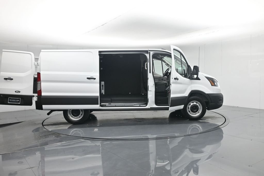 New 2026 Oxford White Ford Base image 5
