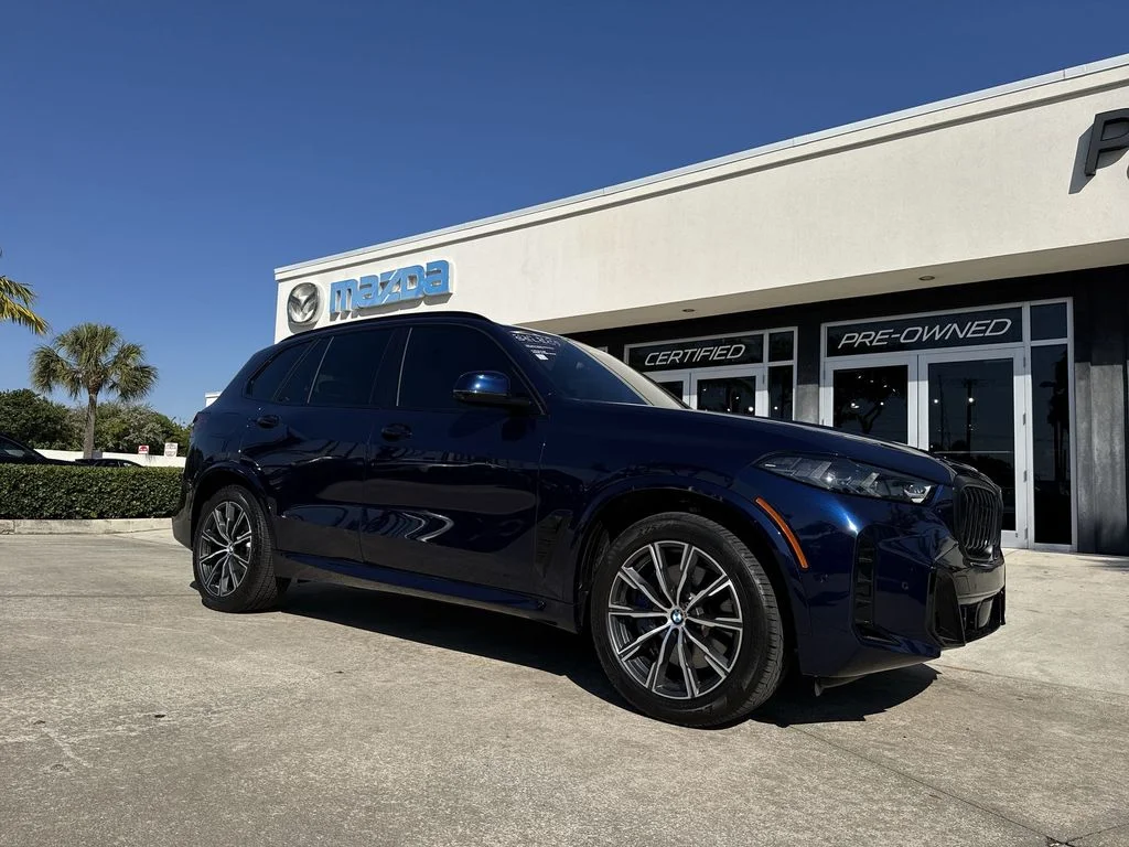 Used 2024 Blue BMW xDrive40i image 22