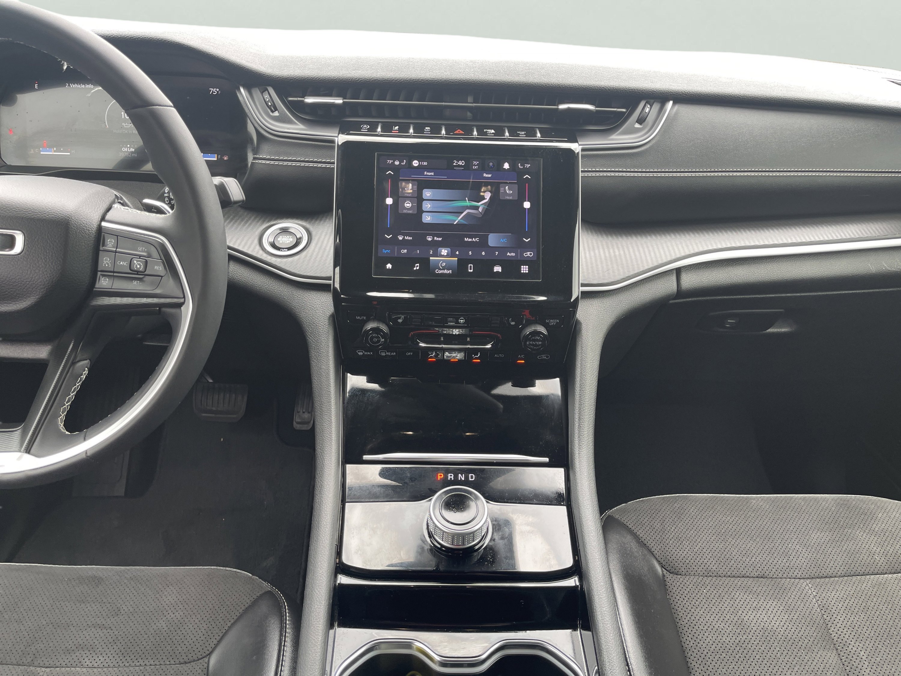 Used 2023 Velvet Red Pearlcoat Jeep Altitude image 20