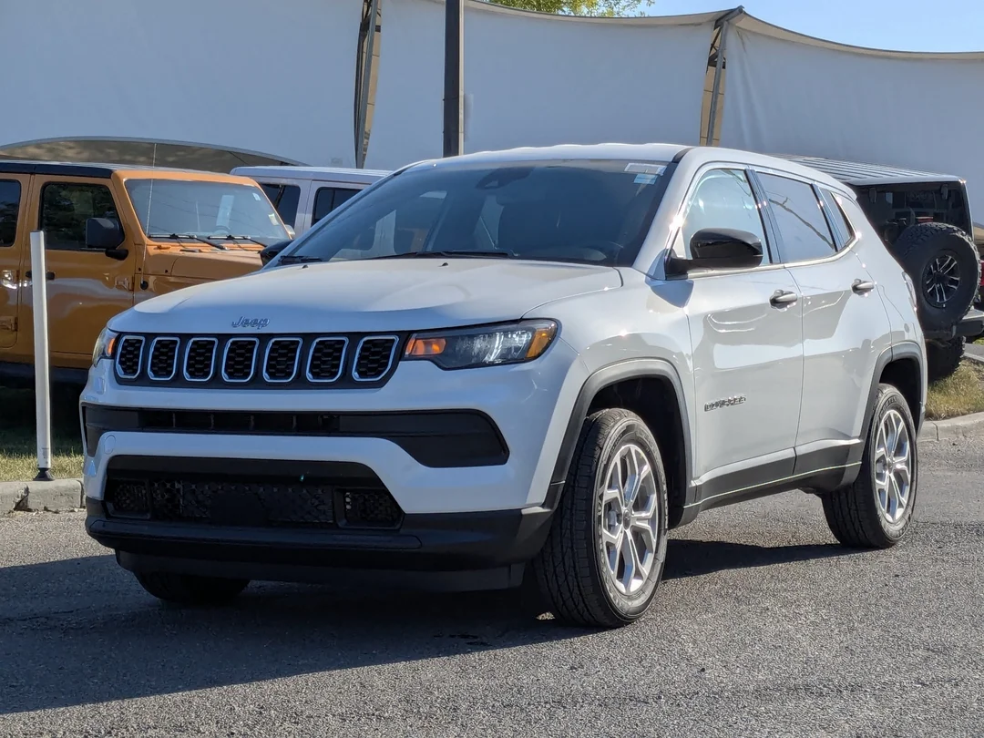 New 2025 White Jeep Sport - - 4X4 - 4.99% O.A.C - Heated Seats & More! image 4