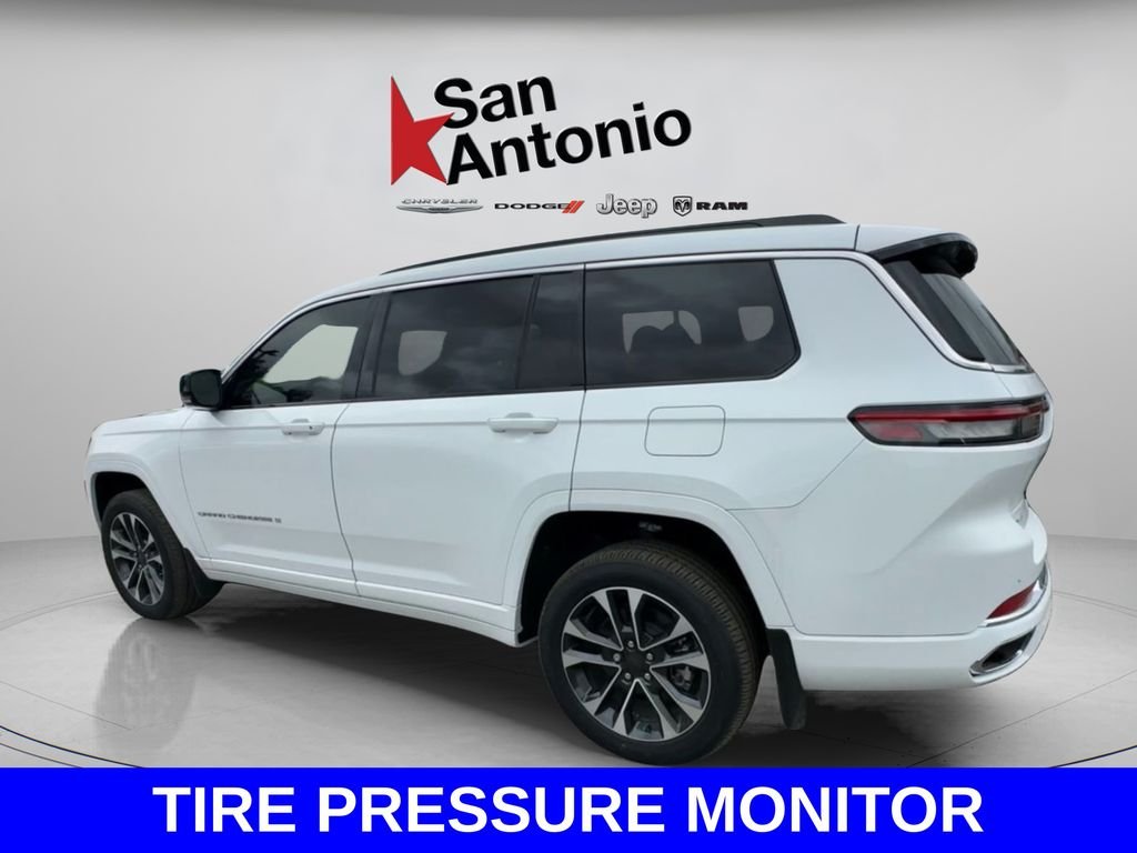 New 2025 Bright White Clear-Coat Exterior Paint Jeep Overland image 11