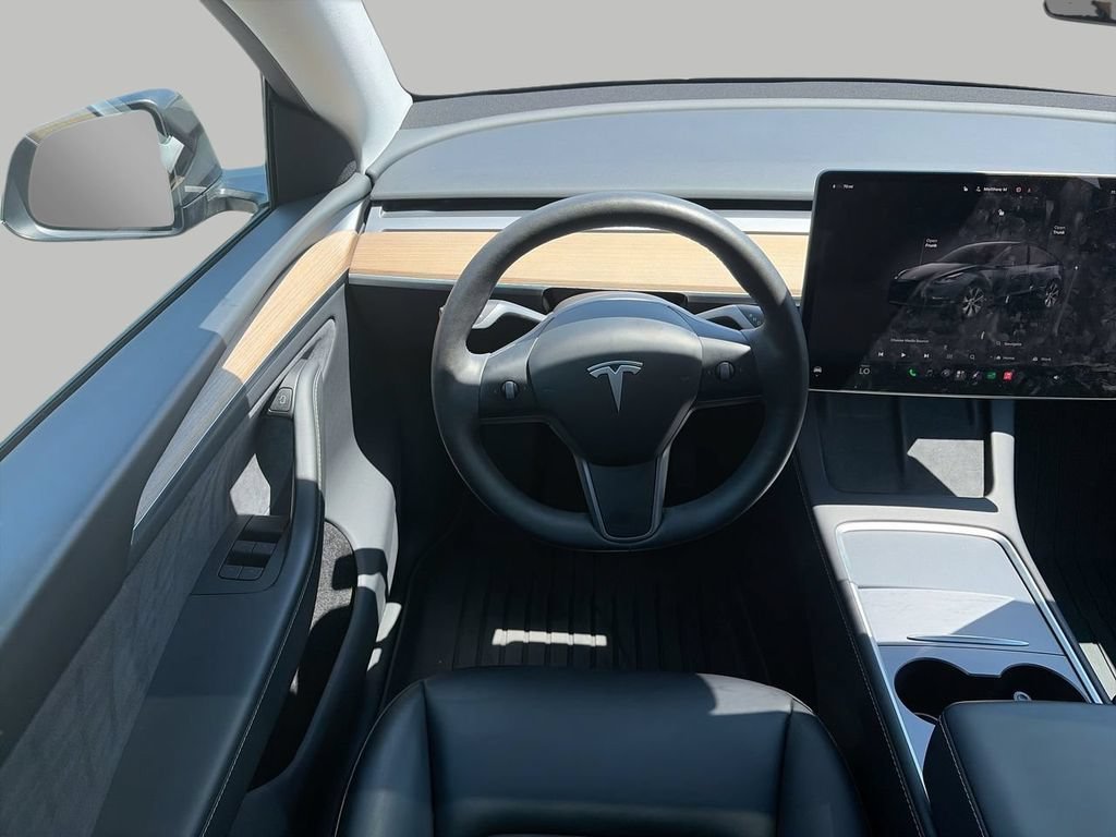 Used 2024  Tesla Long Range image 11