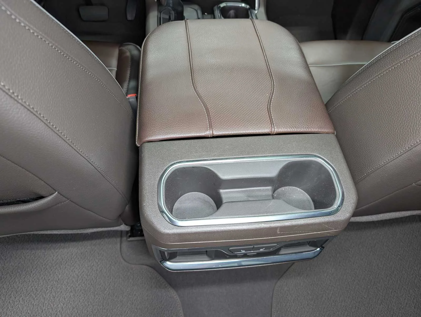 Used 2023 Onyx Black GMC Denali image 25