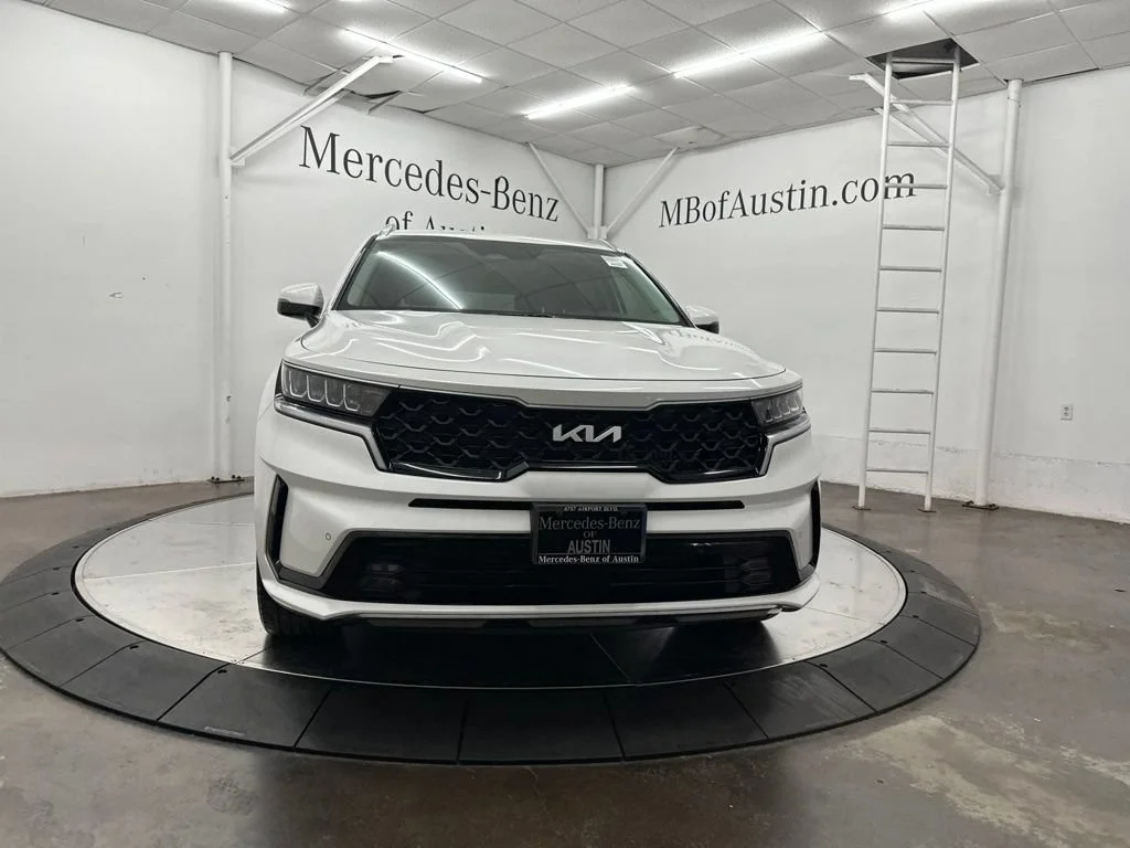 Used 2023 White Kia EX image 2