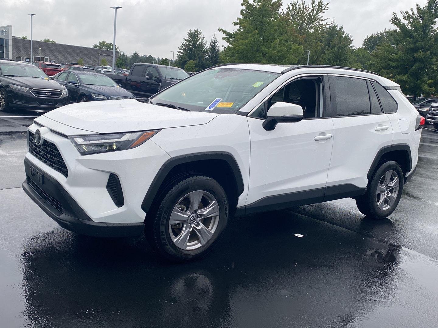 Used 2025 Ice Cap Toyota XLE image 7