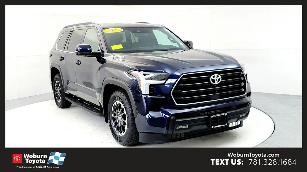 2025 Toyota Sequoia SR5 4WD i-FORCE MAX Hybrid's photo