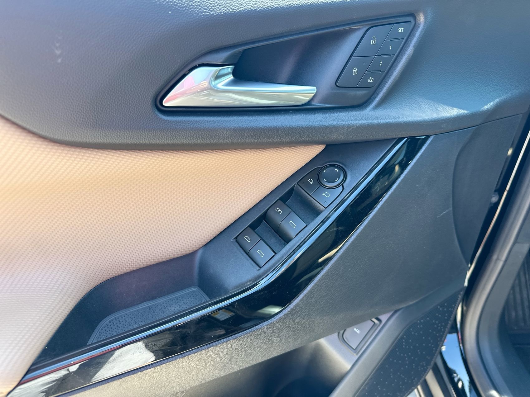 New 2026 Mosaic Black Metallic Chevrolet AWD ACTIV image 13