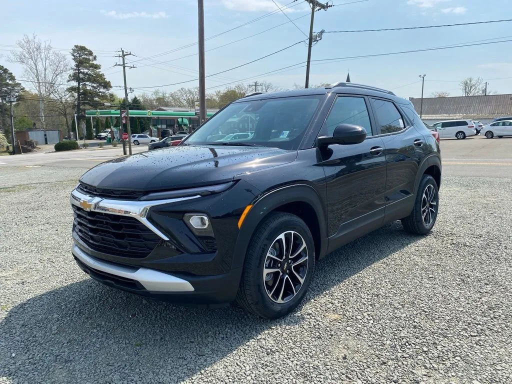 New 2026 Mosaic Black Metallic Chevrolet LT image 7