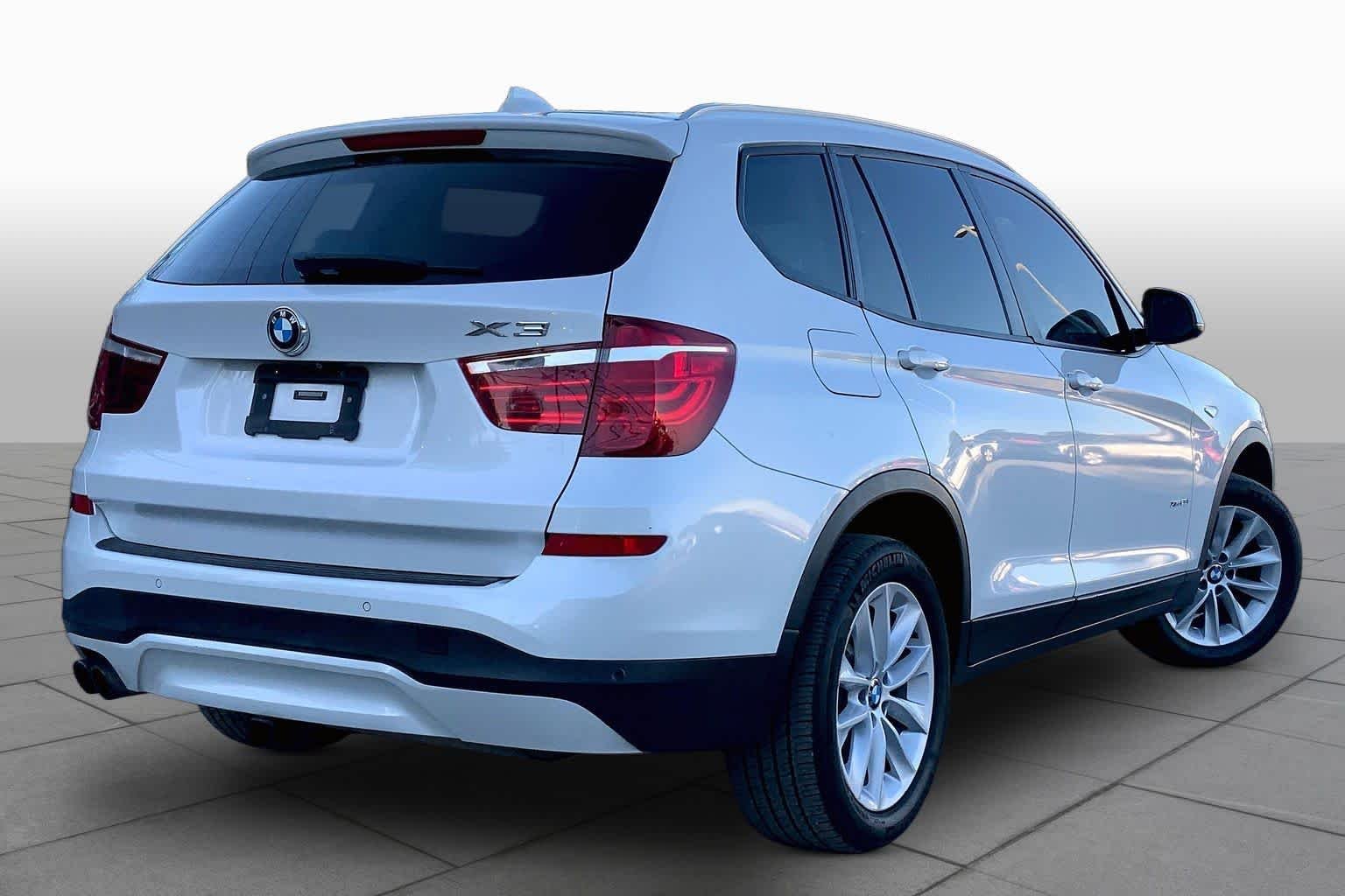 Used 2017 Alpine White BMW xDrive28i image 13