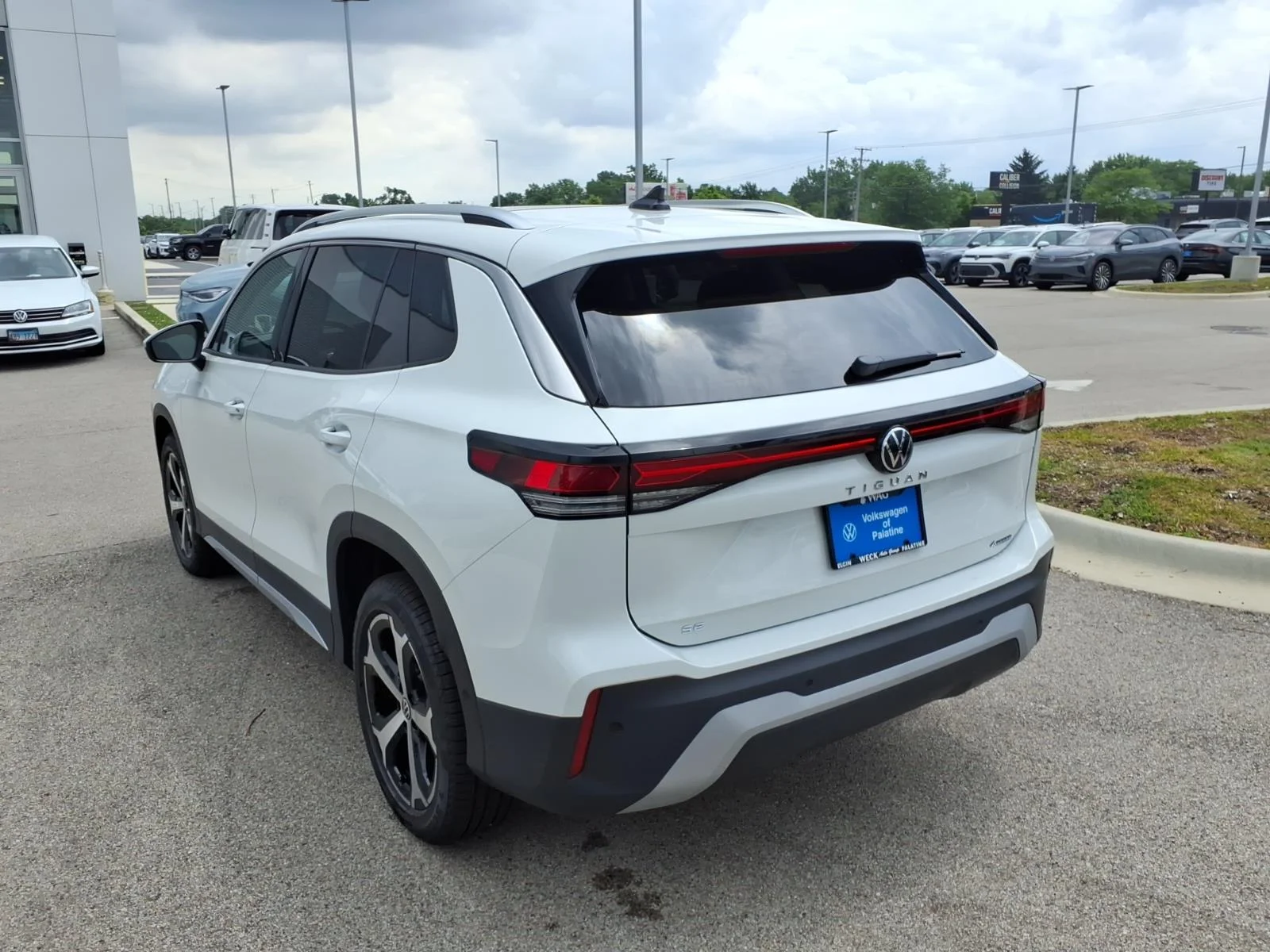 New 2026 Pure White Volkswagen 2.0T SE image 5