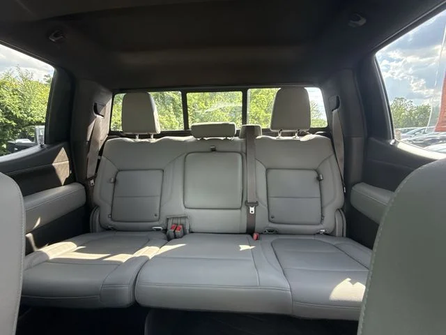 Used 2021 White GMC SLT image 22