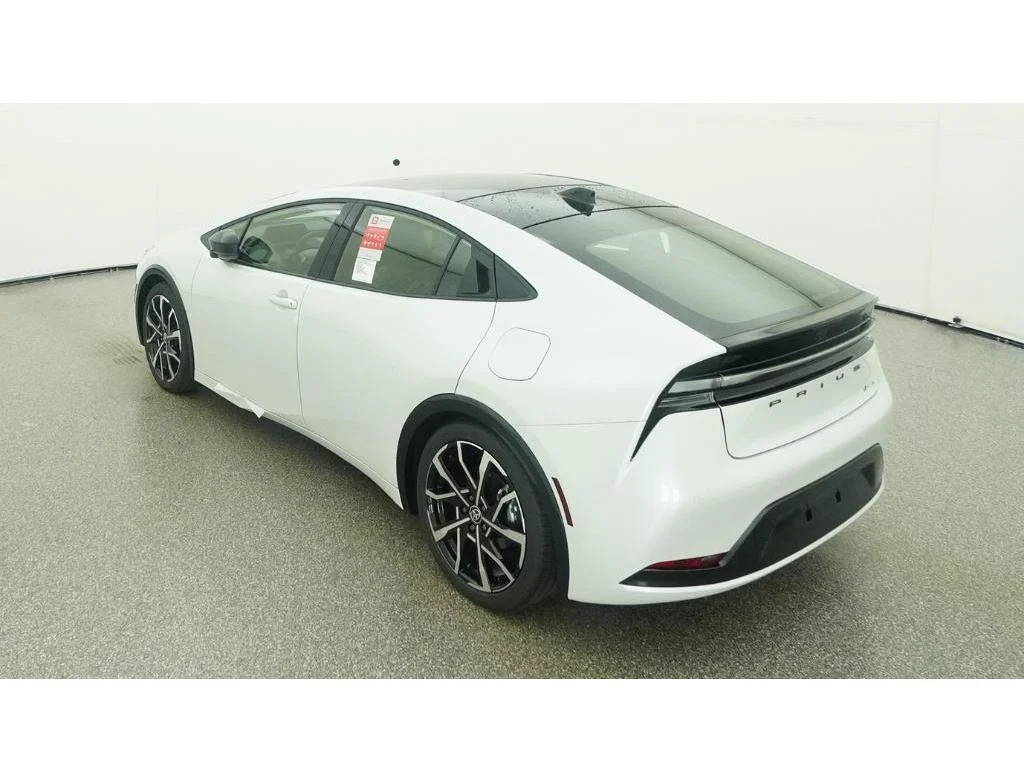 New 2026 Wind Chill Pearl Toyota XSE image 5