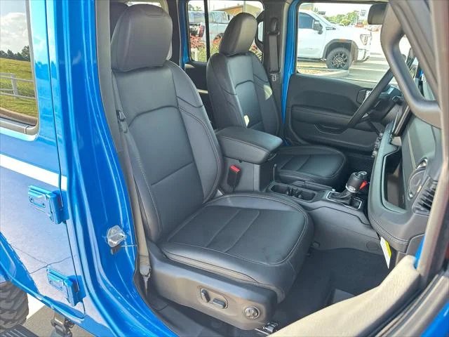 New 2026 Hydro Blue Pearl-Coat Exterior Paint Jeep Sahara image 23