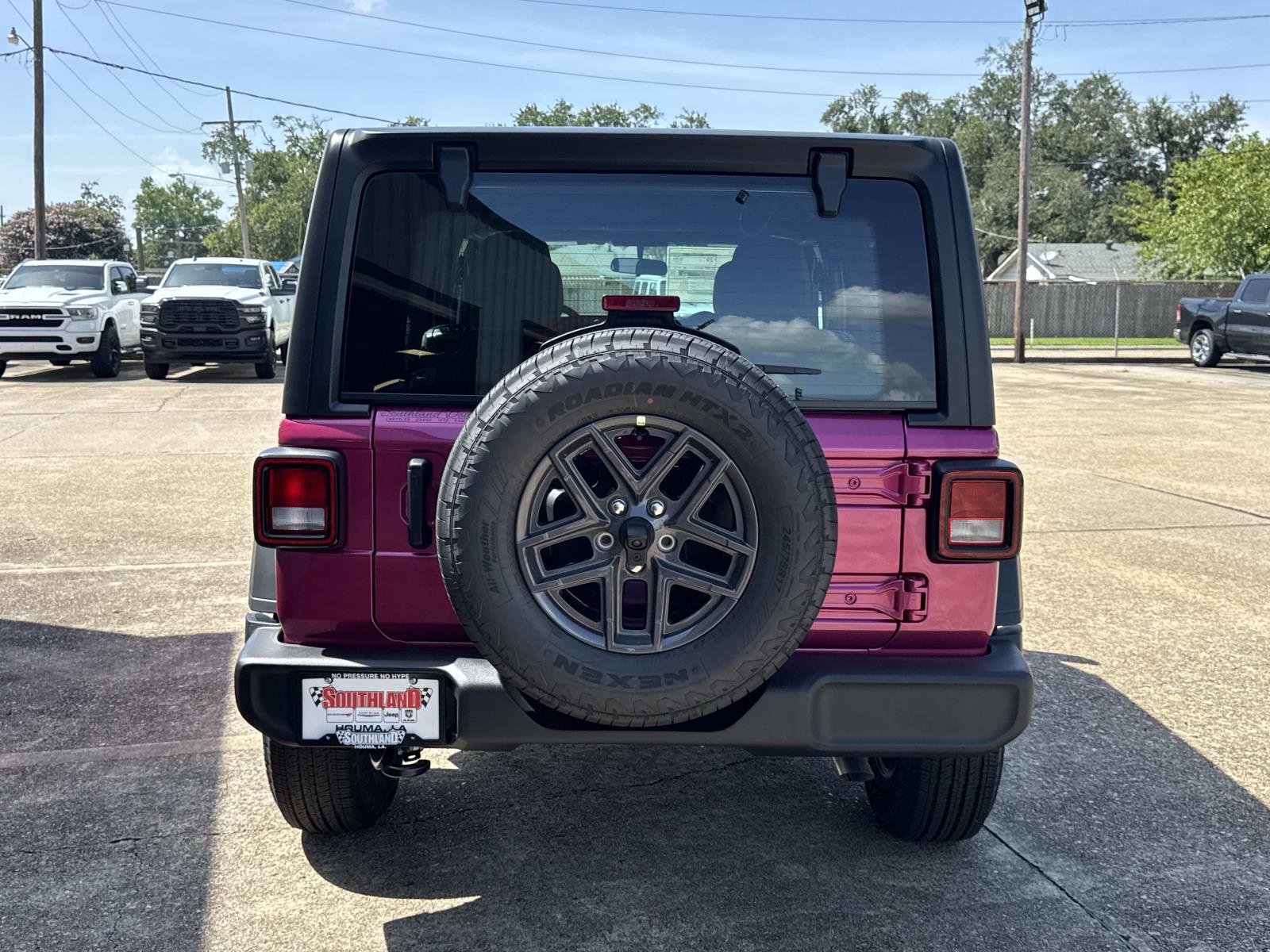 New 2026 Tuscadero Pearl-Coat Exterior Paint Jeep Sport image 5