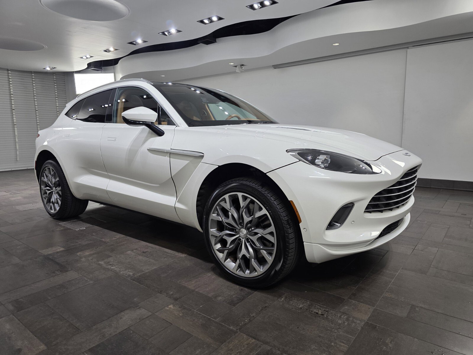 2022 Aston Martin DBX Base