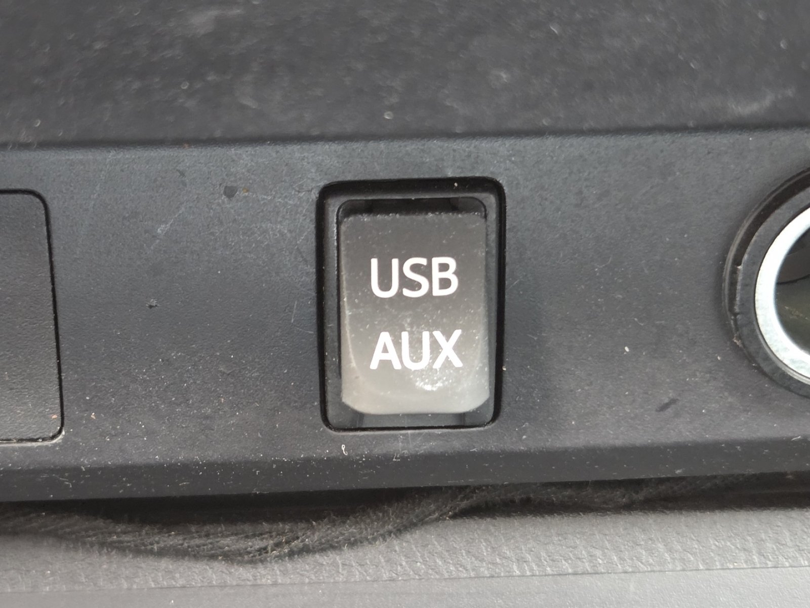 Used 2015 Magnetic Gray Metallic Toyota Limited image 9