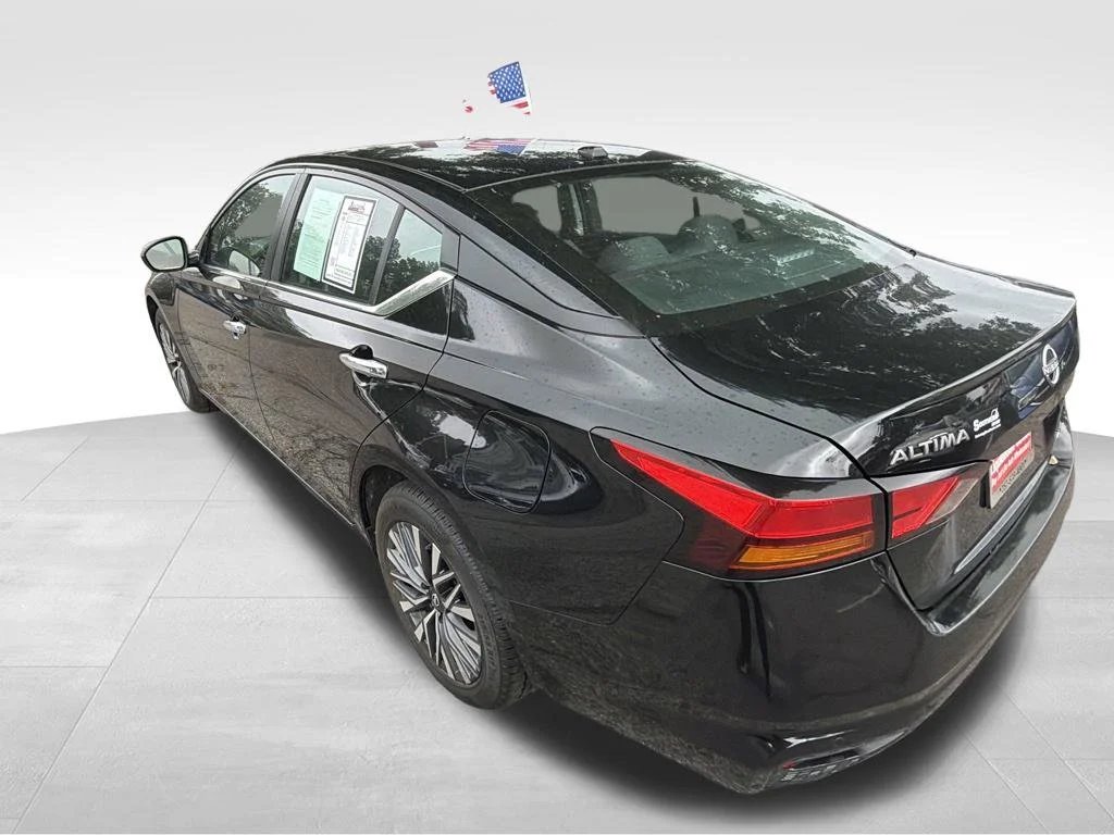 Used 2025 Black Nissan 2.5 SV image 10