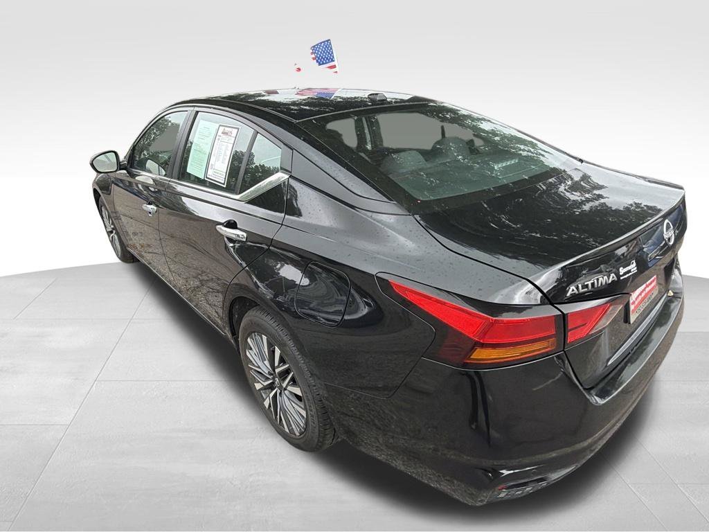 Used 2025 Black Nissan 2.5 SV image 10