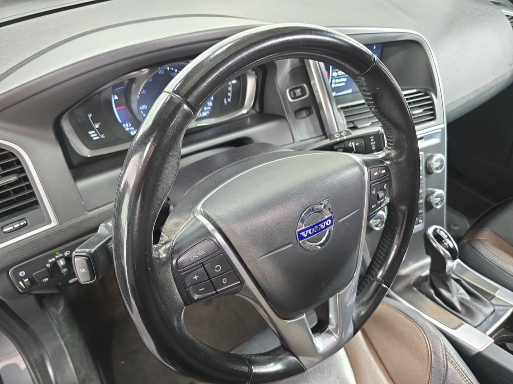 Used 2016 Gray Volvo T5 Drive-E Premier image 4