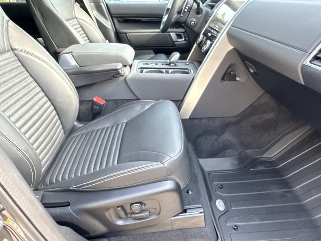 New 2026 Carpathian Grey Land Rover S image 7