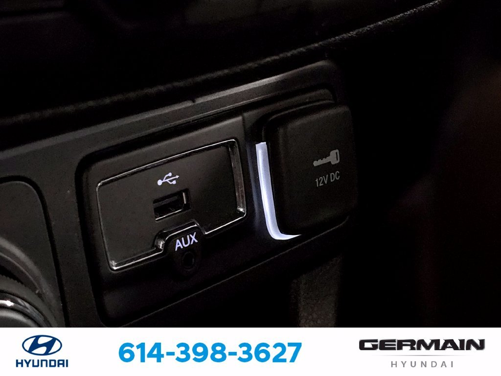 Used 2021 Teal Jeep Latitude image 33