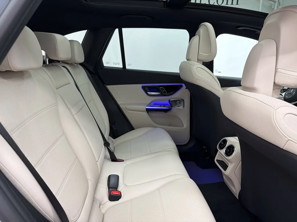 New 2027 Silver Mercedes-Benz GLC 300 image 25