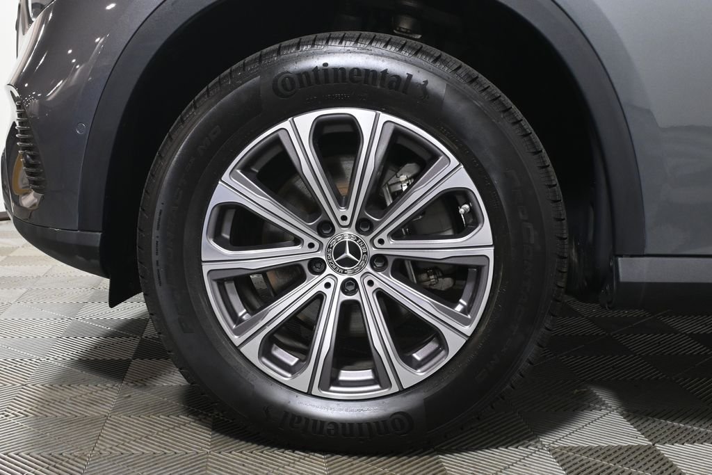 Used 2023 Selenite Gray Metallic Mercedes-Benz GLC 300 image 12